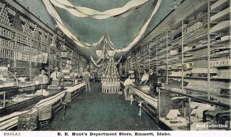 Hunt Department Store postcard